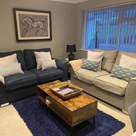 Lovely Flat Set In Parish Boundary Of Instow Apartment Exterior photo