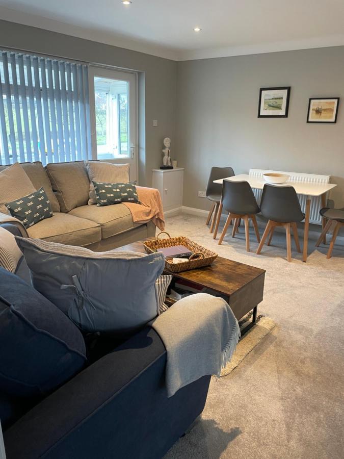 Lovely Flat Set In Parish Boundary Of Instow Apartment Exterior photo