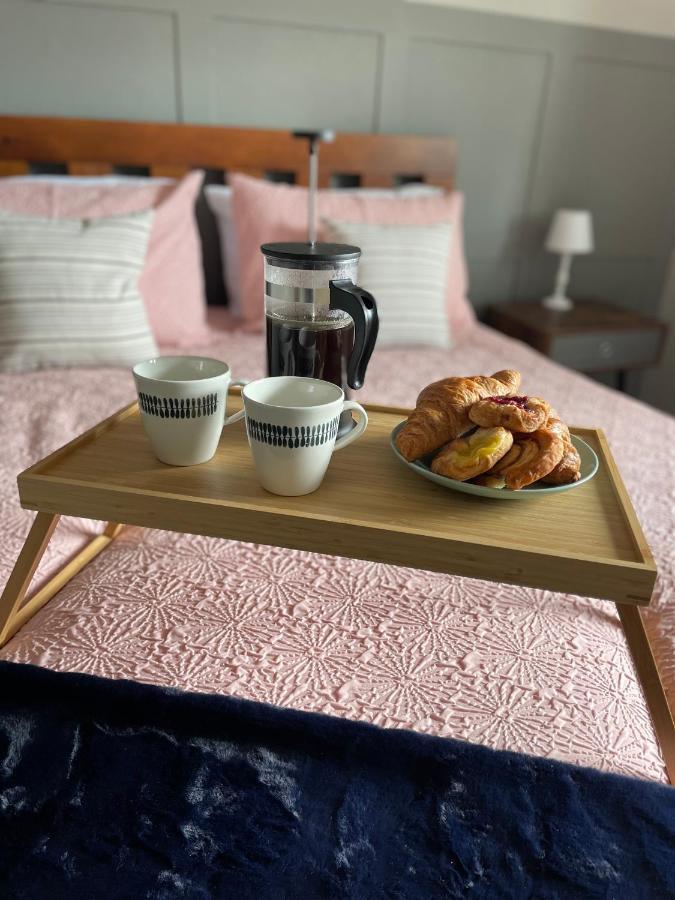 Lovely Flat Set In Parish Boundary Of Instow Apartment Exterior photo