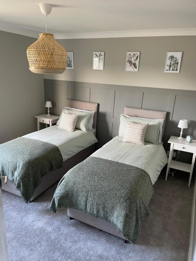 Lovely Flat Set In Parish Boundary Of Instow Apartment Exterior photo