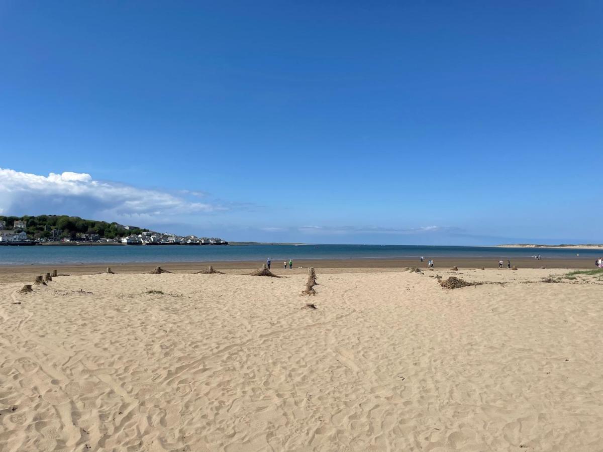 Lovely Flat Set In Parish Boundary Of Instow Apartment Exterior photo